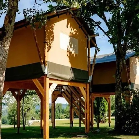 Campingplatz Zecamping 3 Vue Lac Et Canoe Kayak Au Coeur Des Volcans Dauvergne 3*