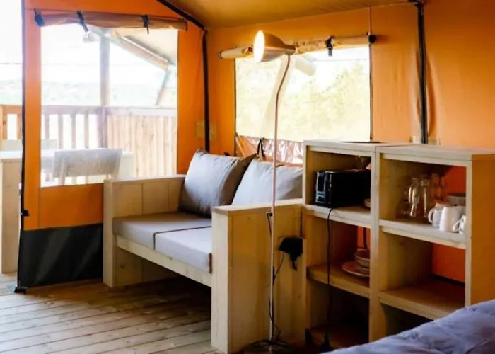 Κάμπινγκ 3 Etoiles - Ccaidff Beaulieu (Cantal)