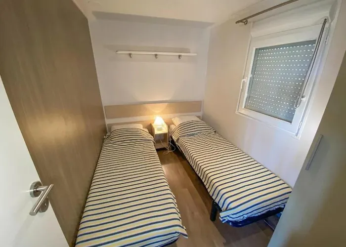 3 Etoiles - Ccaidff Κάμπινγκ